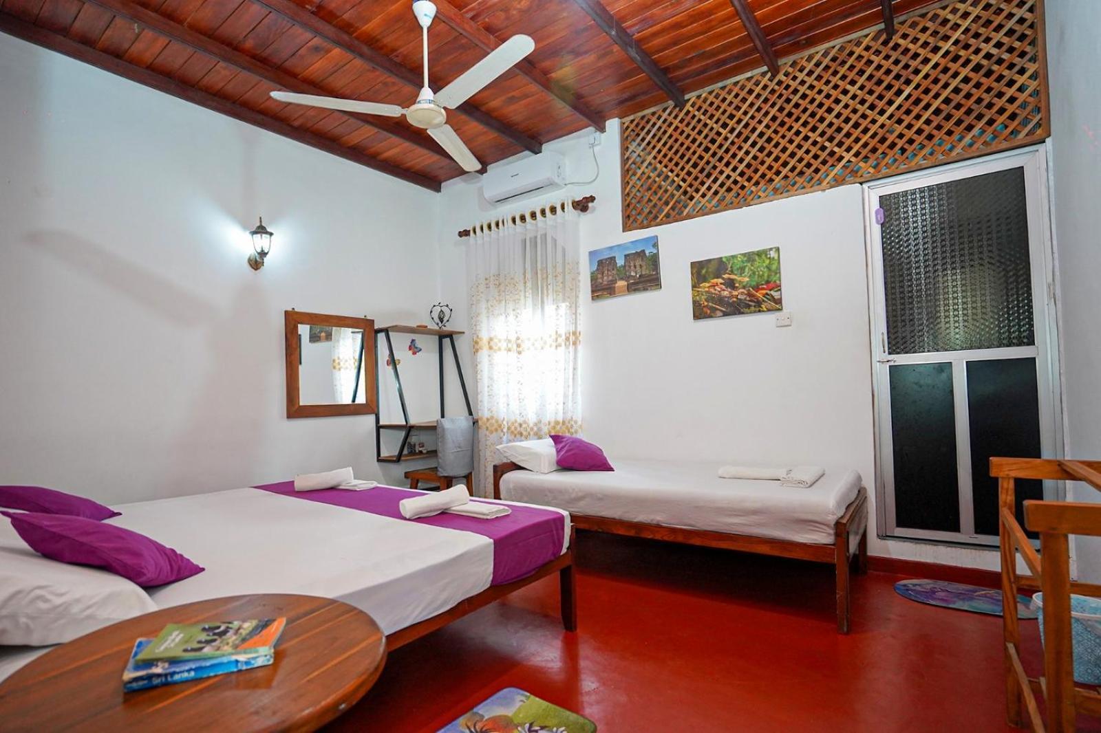 4Ty Two Homestay Galle Exterior foto