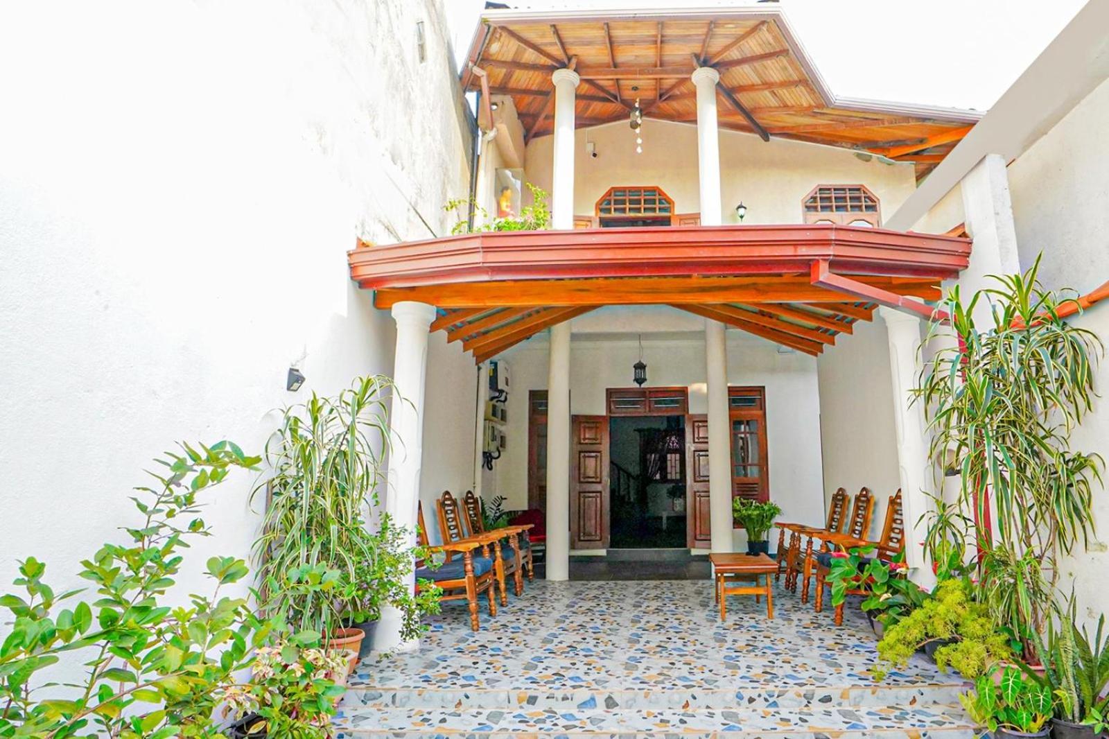 4Ty Two Homestay Galle Exterior foto