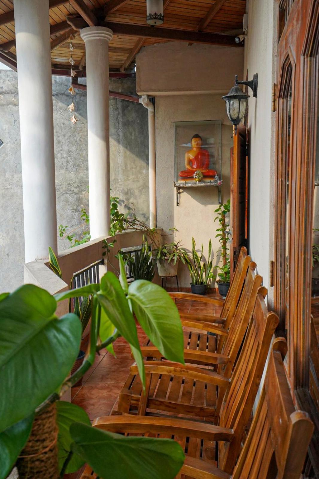 4Ty Two Homestay Galle Exterior foto