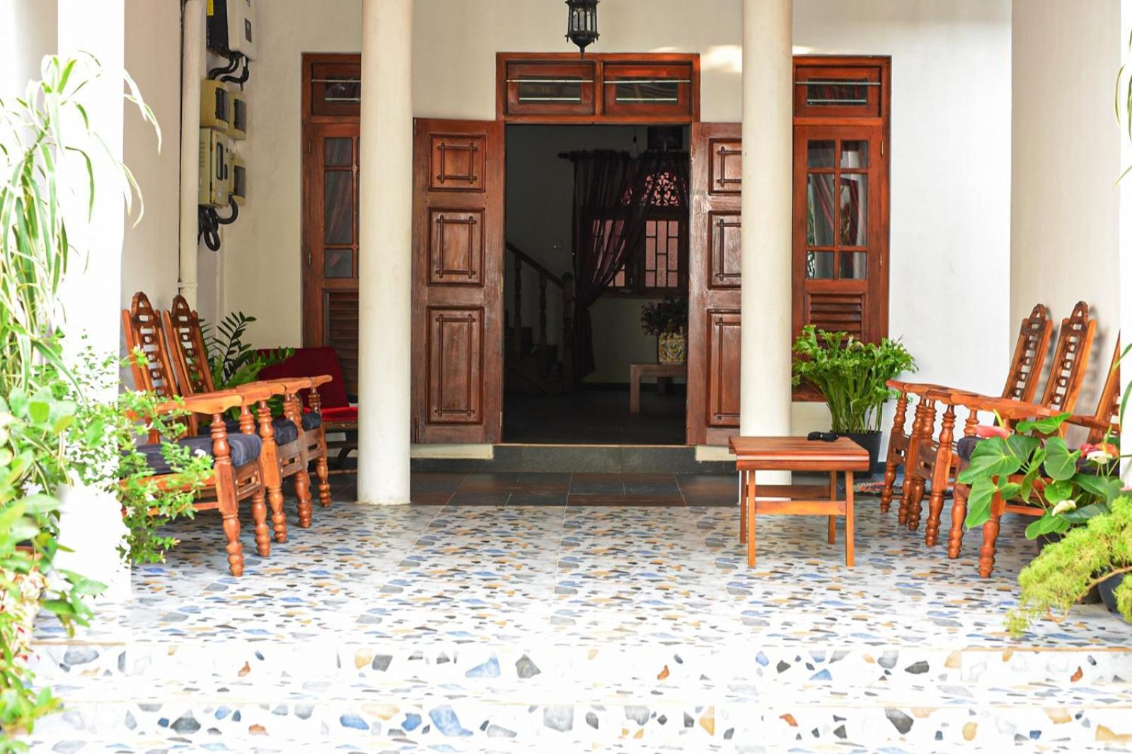 4Ty Two Homestay Galle Exterior foto