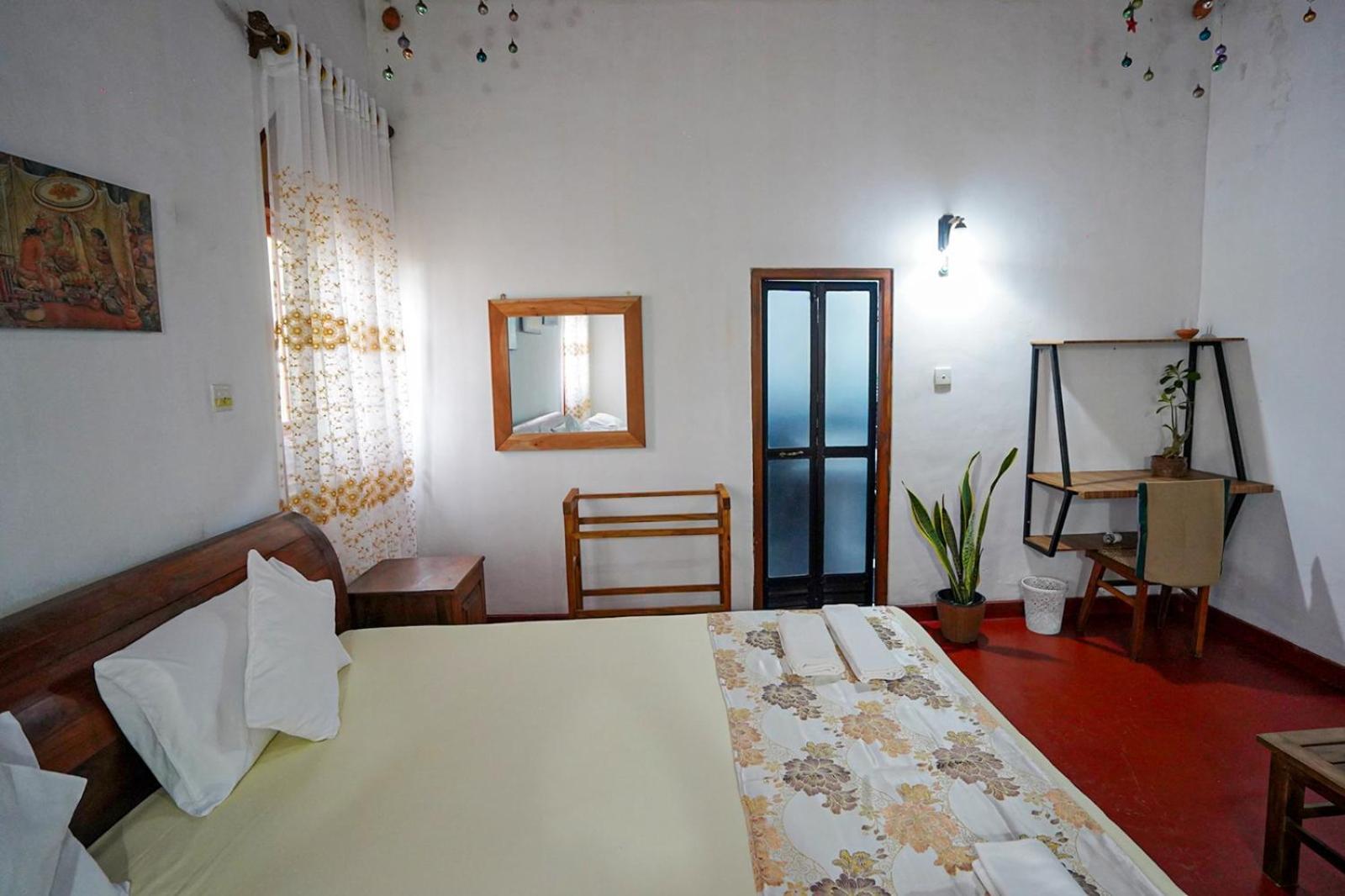 4Ty Two Homestay Galle Exterior foto